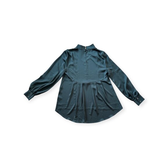 NWT $89 Vince Camuto Ivy Green Pleated High-Low Blouse Mock Neck - Size M - Picture 3 of 4